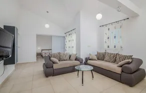 2 Bedroom Lovely Apartment In Salatici - Image 4