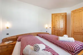 Apartment '3' with Mountain View, Shared Garden and Wi-Fi - Image 3
