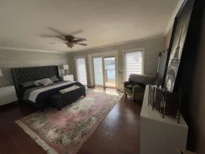 Modern Clean Lakefront Cottage. Just 12 min to Parry Sound - Image 4