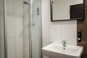 Apartmenthaus Berlin Neukölln - Image 5
