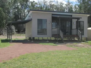 Clever Kid Wines Vineyard Cottages - Image 3