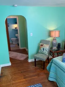 Beach Side Studio #4 (1-Bedroom Apartment) - Pets Allowed by RedAwning - Image 4