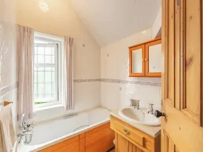 3 bedroom accommodation in Morecambe - Image 3