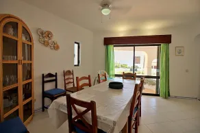 Villa familiale, piscine avec protection pour enfants, 4 chambres à coucher et 3 salles de bain - Image 5