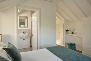 Albert Lodge - Luxury Cottages - Image 5