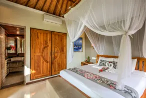 Romantic - Charming -Hideaway in bali local compound - Image 4