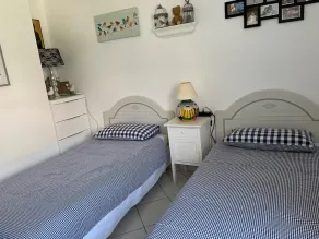 Appartement de Charme au Cœur des Golfs, Piscine Privée, Proximité de la mer - Image 5