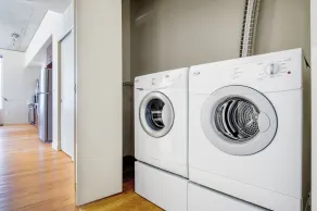 Deluxe Downtown Bellevue 1BR w/ Lounge, Gyms, near shops, by Blueground - Image 2