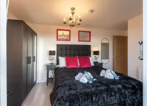 Smart Apartments - The Queens - Image 3