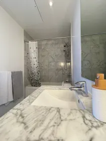 Lake Views High Floor 1 Bed + 2 Bath + Den - Image 3