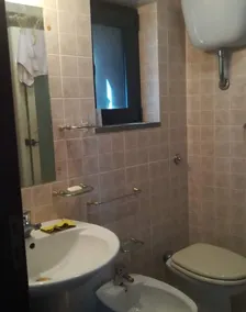 Cozy family sized villa,10 minutes drive from beach,10 minutes walk from Ravello - Image 3