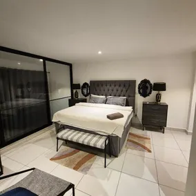 premier luxury apartment - Image 3