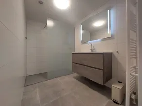Maison récemment rénovée à proximité de la plage et de la marina - Image 4