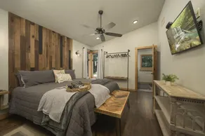 Perfect for Family Gatherings, 4 King Suites, Heated Pool & Fire Pit - Image 4