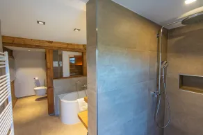 Lots of space for large families - Image 5