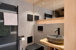 Schwarzwaldchalet Holzperle con terrazza privata e accesso spa in fattoria - Image 5