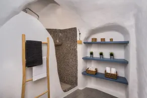 Mystagoge cave pool/jacuzzi, cellar and hammam - Image 3