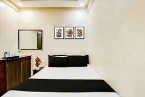 Deluxe Saravana's Park - Image 2