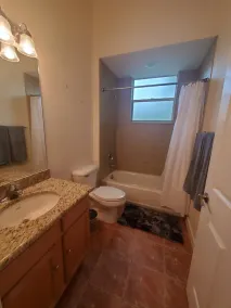 Beautiful 2Bed,2Bath,2Car Garage Stunning Cul-de-sac property on 2 acres Estate - Image 4