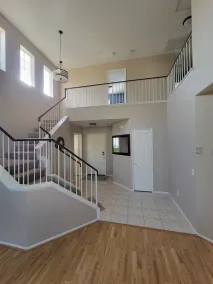 Spacious 3 Bedroom Home with Pool - Image 2
