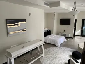 Modern Loft with DTLA city views. WiFi/Smart Loft. - Image 5