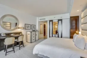 Fontainebleau Hotel Large Junior Suite - Image 5