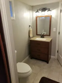 Jolie maison neuve de 3 chambres rénovée - Image 2
