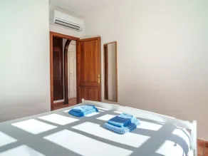 Lovely apartment for 4 people with A/C, pool, WIFI, TV and terrace - Image 5