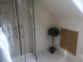 Dungannon 2 Bed Bungalow - Sleeps 5 - Pet Friendly - Image 5