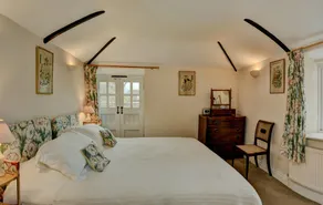 Delightful Barn Conversion in village beneath the beautiful Quantock Hills AONB - Image 3