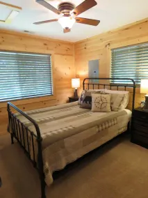 A WELL-APPOINTED CABIN, RURAL RELAXATION, FIREPIT! - Image 4
