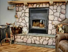 Cozy Cabin with Beautiful Views. Minutes from Downtown Custer - Image 3