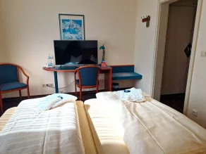Single Room Shower / WC - Hotel Stadt Daun - Image 2