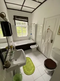  Barbados Chi Guest House - Image 3