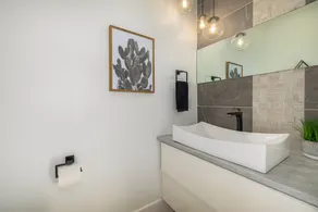 Roof Top Patio, Hot Tub, & Minutes from Downtown! - Image 2