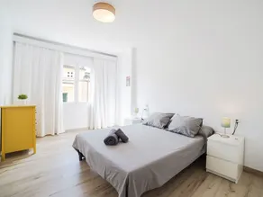 Smuk lejlighed for 6 gæster med WIFI, klimaanlæg, TV og gårdhave - Image 5