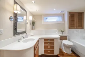 Beautiful Private Yacht in the Seattle area - Image 2