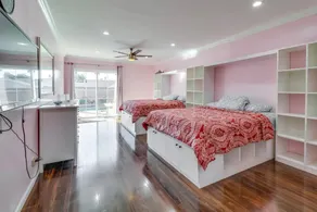 Luxury Oasis Home w/Pool & Free Parking -6 Guests<br>. Near CSUN - Image 3