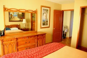 NEAR MARINA, BEACH & DOWNTOWN, SPACIOUS & BEAUTIFUL VIEWS 2 BR  CONDO 301 - Image 5