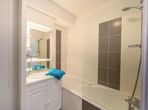 Spacious Stay for Two Near Vannes - Image 3