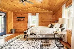 Secluded Wooded Cabin Near The Hocking Hills - Image 4