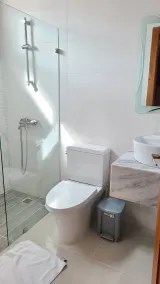 Torre de lujo con piscina y seguridad - Image 4