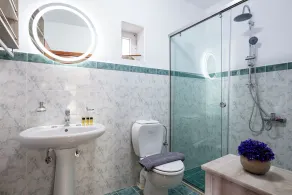 House Verg - Image 2