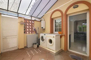 Luxury villa - Image 2