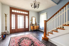 Big Sunny Family House - Image 2