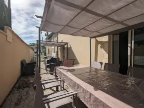 Spacieuse Chambre avec Salle d'Eau Privée à Louer dans Maison d'Hôtes Contemporaine - FR-1-591-606 - Image 5