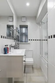 St Marks Modern Apartments - Image 4