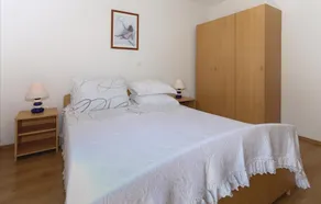 1 bedroom awesome apartment in Arbanija - Image 5