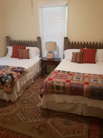 Darby's Lakehouse Retreat - Image 4