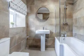 Haven View - 2 Bedroom Apartment - Milford Haven - Image 3